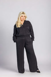 Leah Pants, Black Leo