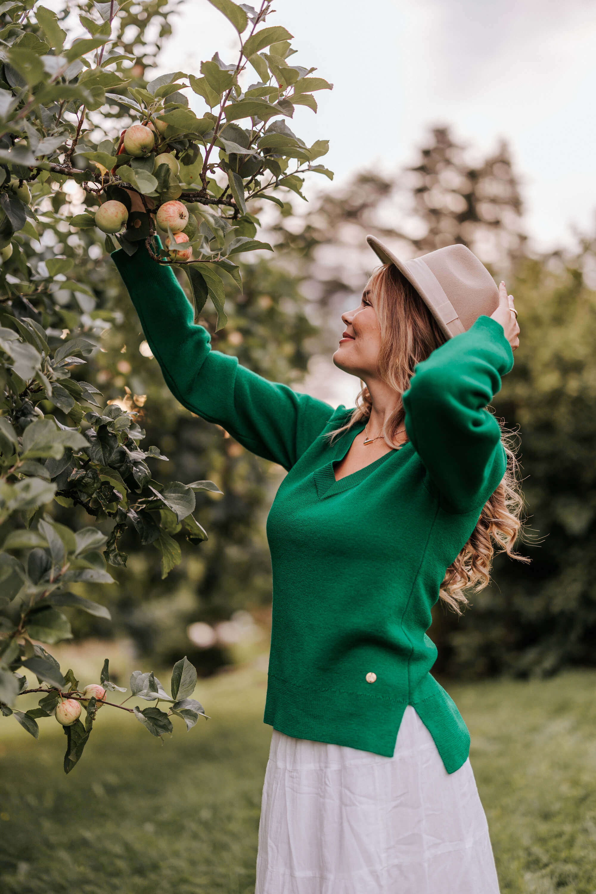 nakoa-kelly-jumper-holly-green-merinoneule_4.jpg