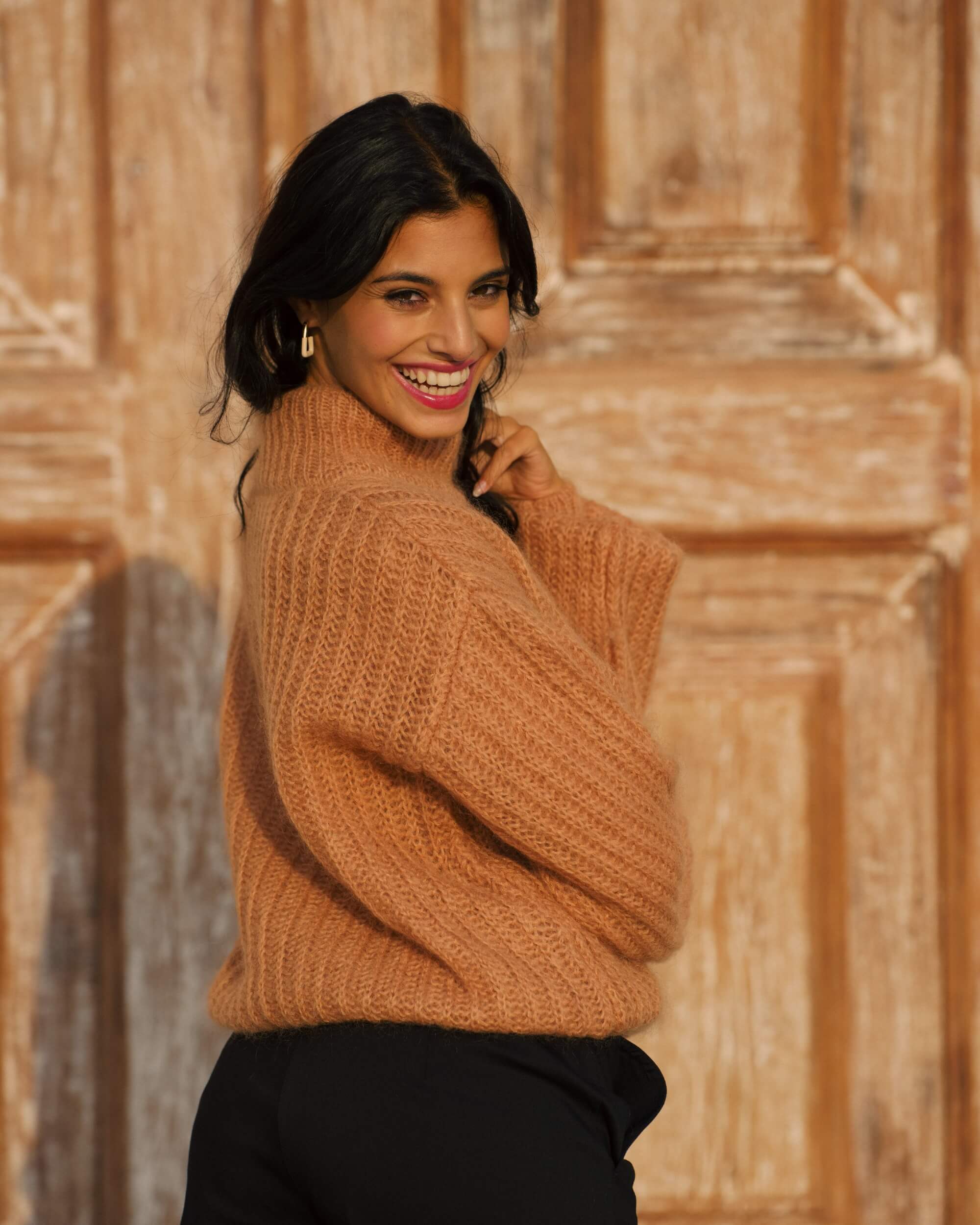 nakoa-robin-mohair-neule-caramel-aw24.jpg