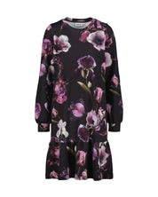 Poppy Dress, Secrets